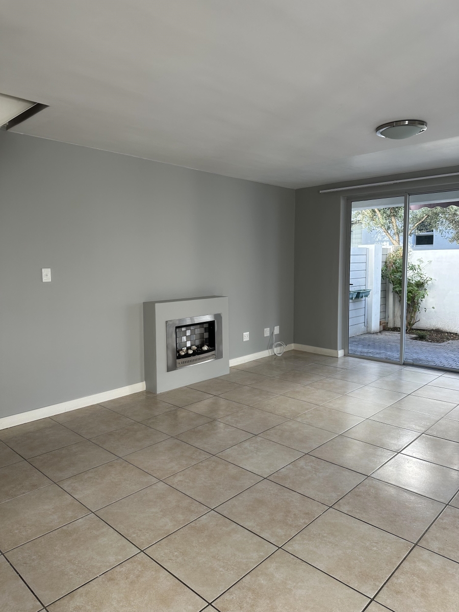 To Let 2 Bedroom Property for Rent in Lemoenkloof Western Cape